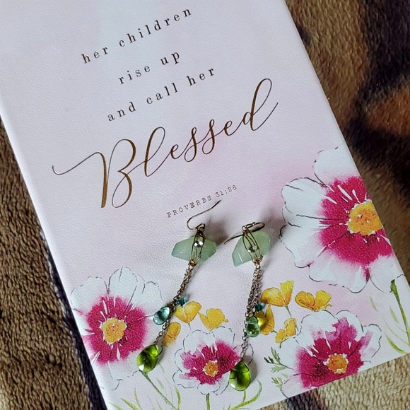 Anthropologie Jewelry - ANTHROPOLOGY Vintage Gold Stone Earrings